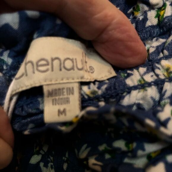 CHENAULT - L Sz M - Blue Floral Smocked Blouse in Blue Ditsey 100% Rayon. NWT! - Picture 3 of 15